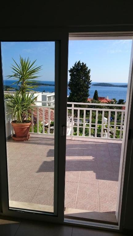 Apartments Mare 2 Hvar Town Bagian luar foto