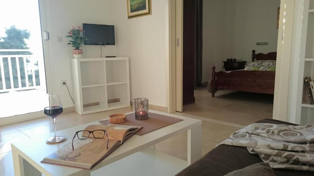 Apartments Mare 2 Hvar Town Bagian luar foto