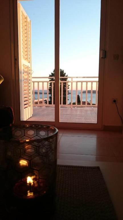 Apartments Mare 2 Hvar Town Bagian luar foto