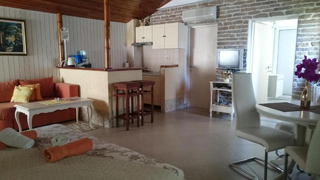 Apartments Mare 2 Hvar Town Bagian luar foto