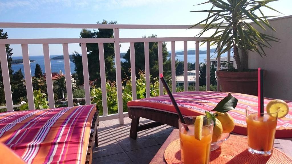 Apartments Mare 2 Hvar Town Bagian luar foto