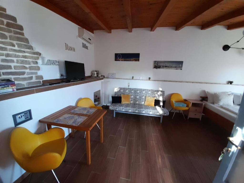 Apartments Mare 2 Hvar Town Bagian luar foto