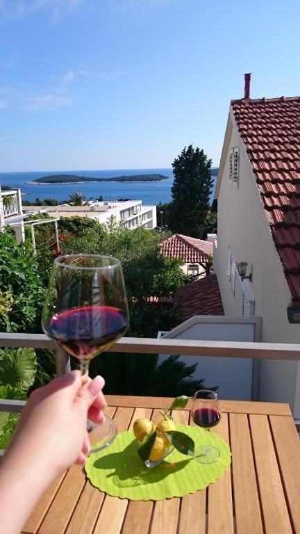 Apartments Mare 2 Hvar Town Bagian luar foto