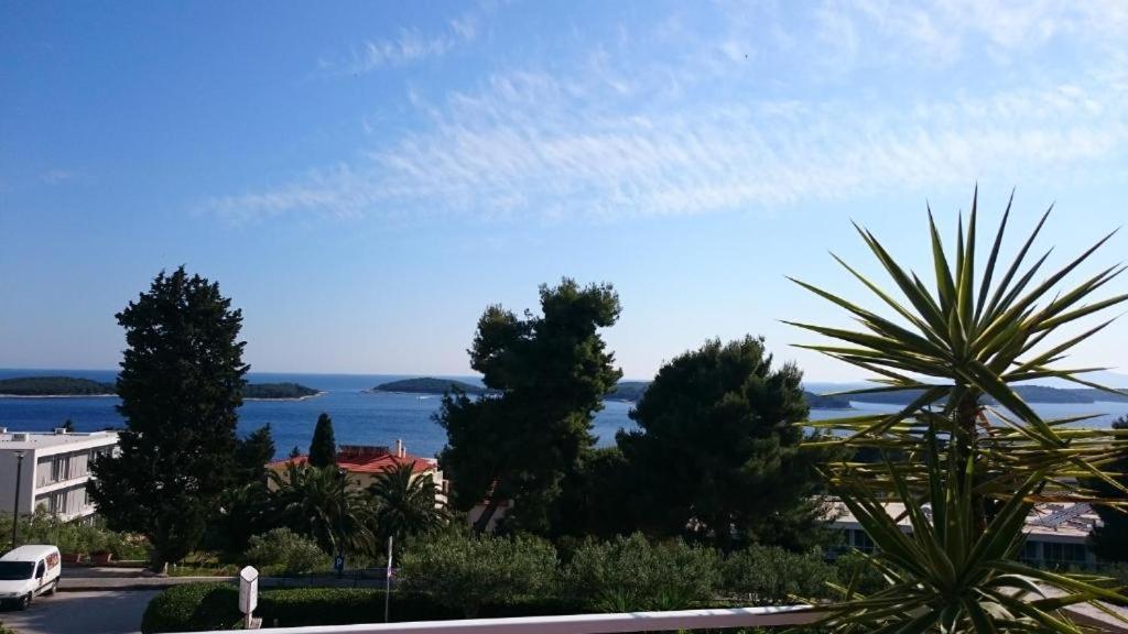 Apartments Mare 2 Hvar Town Bagian luar foto