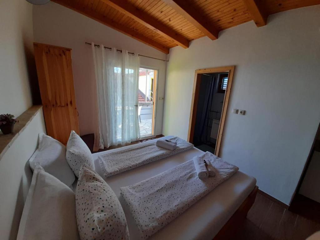 Apartments Mare 2 Hvar Town Bagian luar foto