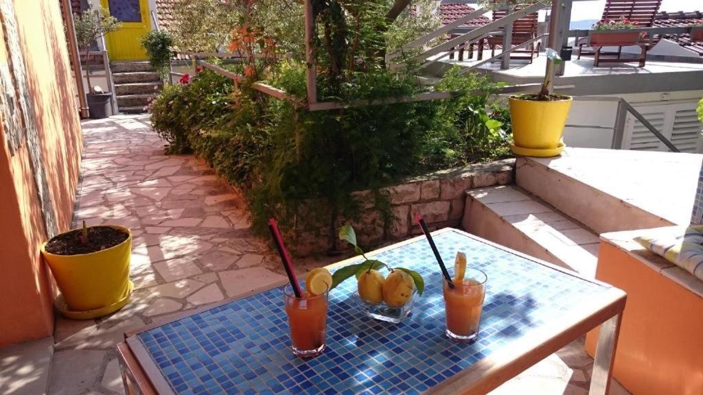 Apartments Mare 2 Hvar Town Bagian luar foto