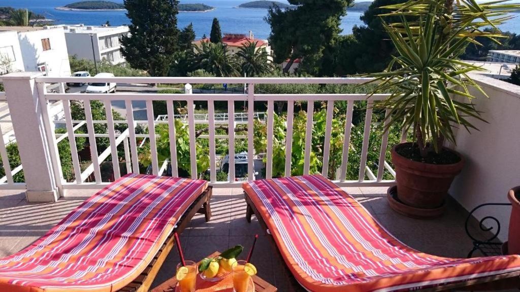 Apartments Mare 2 Hvar Town Bagian luar foto